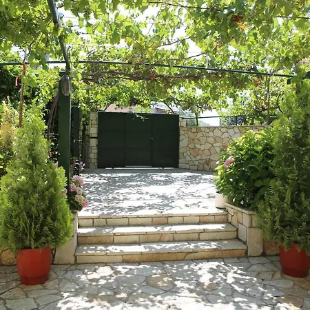 La Casa Di Nonna Lägenhet Qeparo Exteriör bild