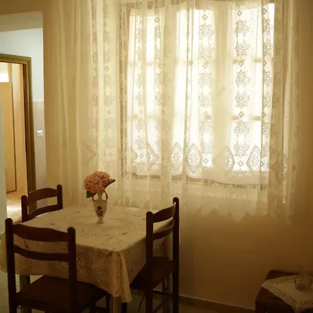 La Casa Di Nonna Lägenhet Qeparo Exteriör bild