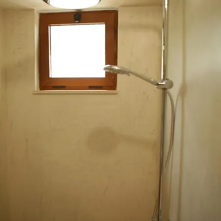 La Casa Di Nonna Lägenhet Qeparo Exteriör bild
