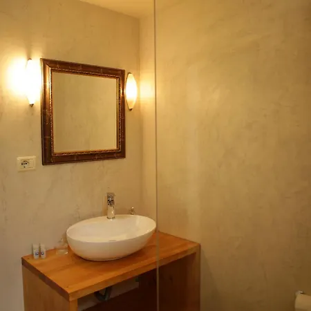 La Casa Di Nonna Lägenhet Qeparo Exteriör bild