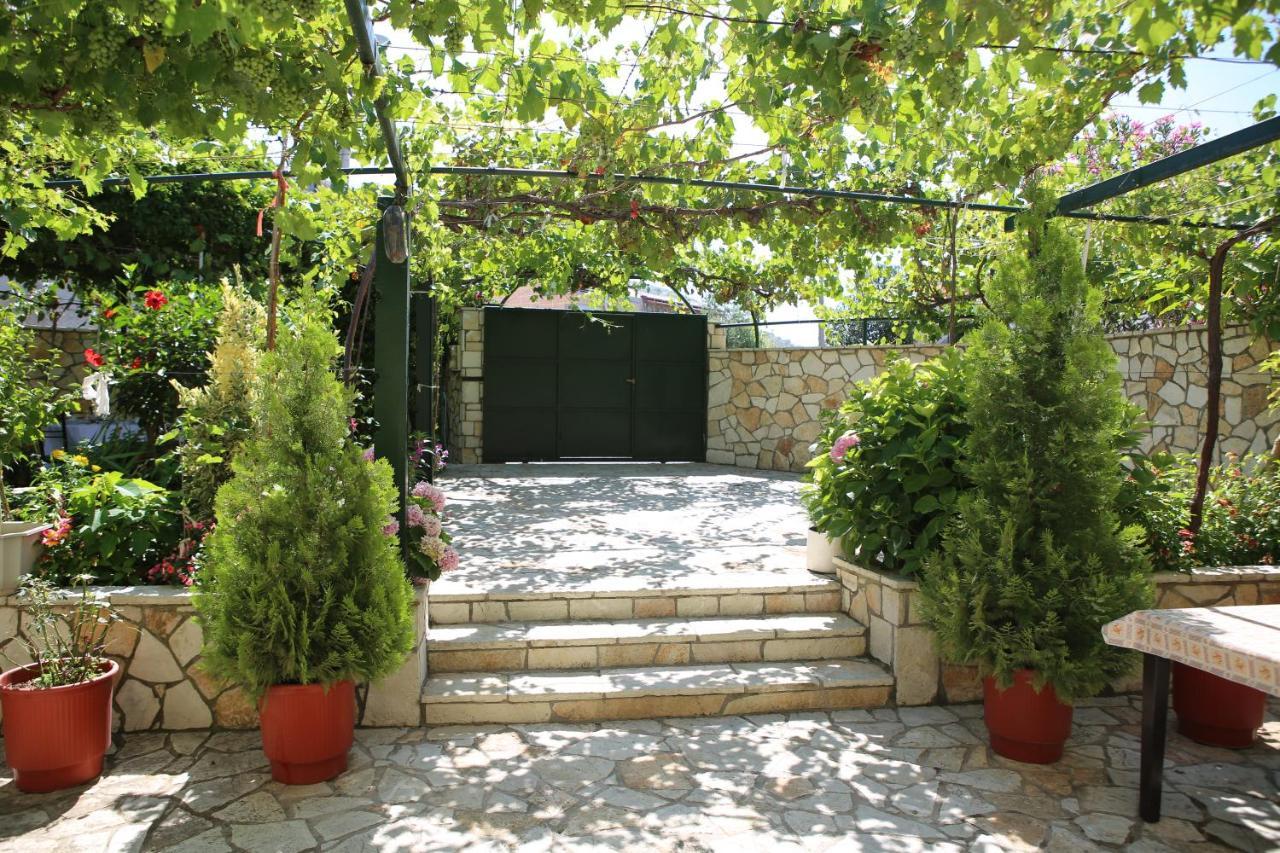 La Casa Di Nonna Appartement Qeparo